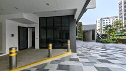 Penrose (D14), Retail #613316071